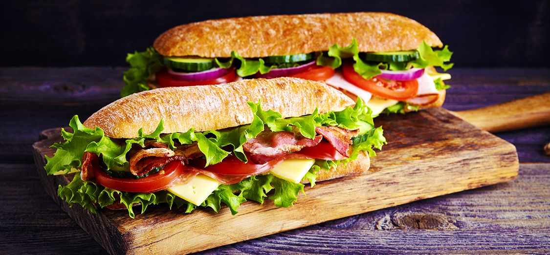 SUCUK AMERİKAN SANDVİÇ